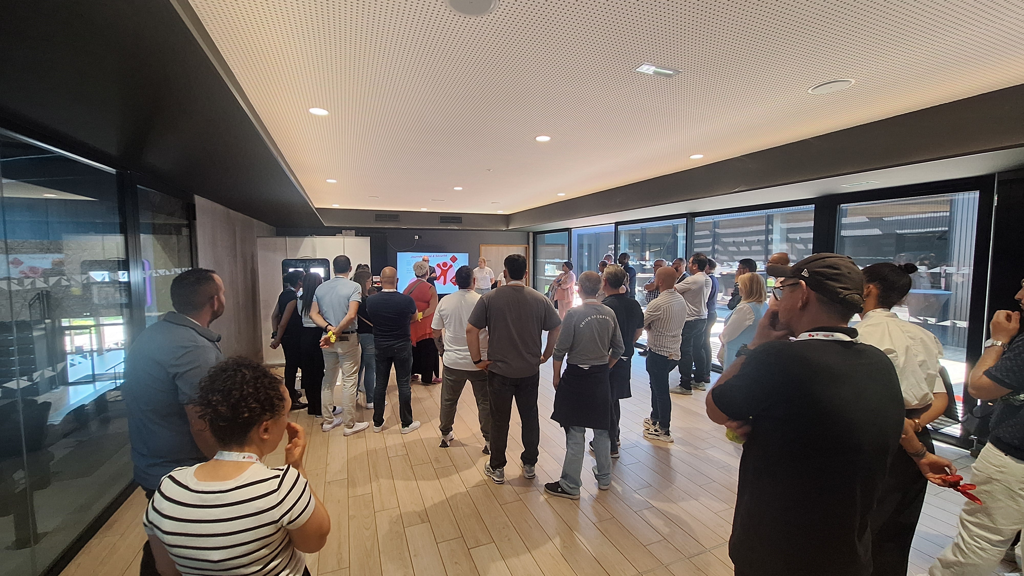 Atelier interactif de prévention avec mur digital des addictions